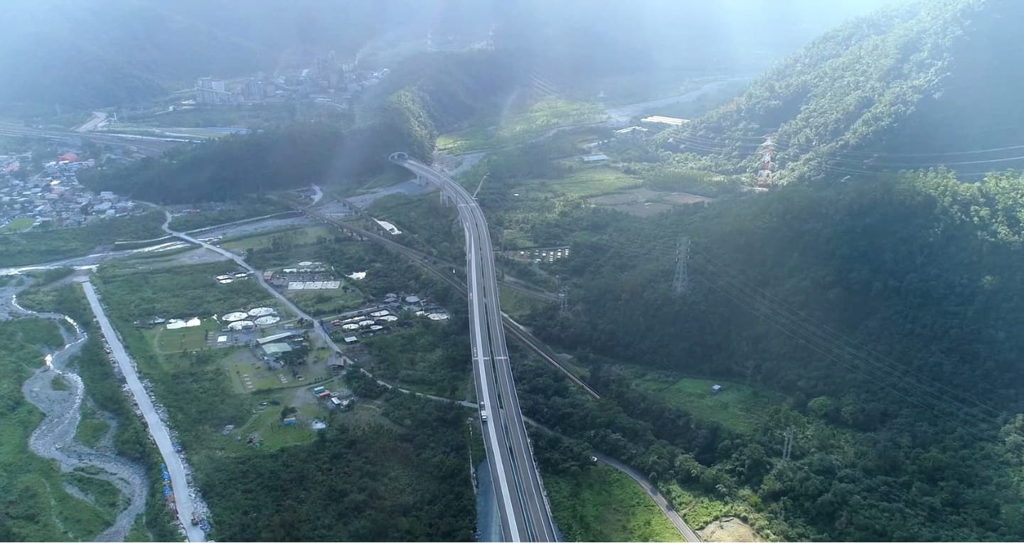 春節怕塞車嗎?蘇花改通車了!空拍片美得像「看見台灣」 春節怕塞車嗎?蘇花改通車了!空拍片美得像「看見台灣」