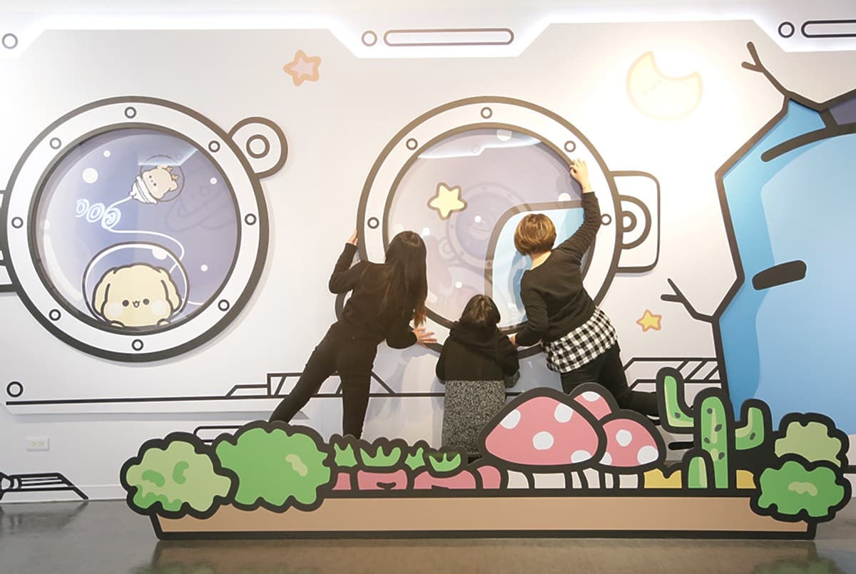 LINE明星變身太空人!逛免錢特展 下載限量貼圖 LINE明星變身太空人!逛免錢特展 下載限量貼圖