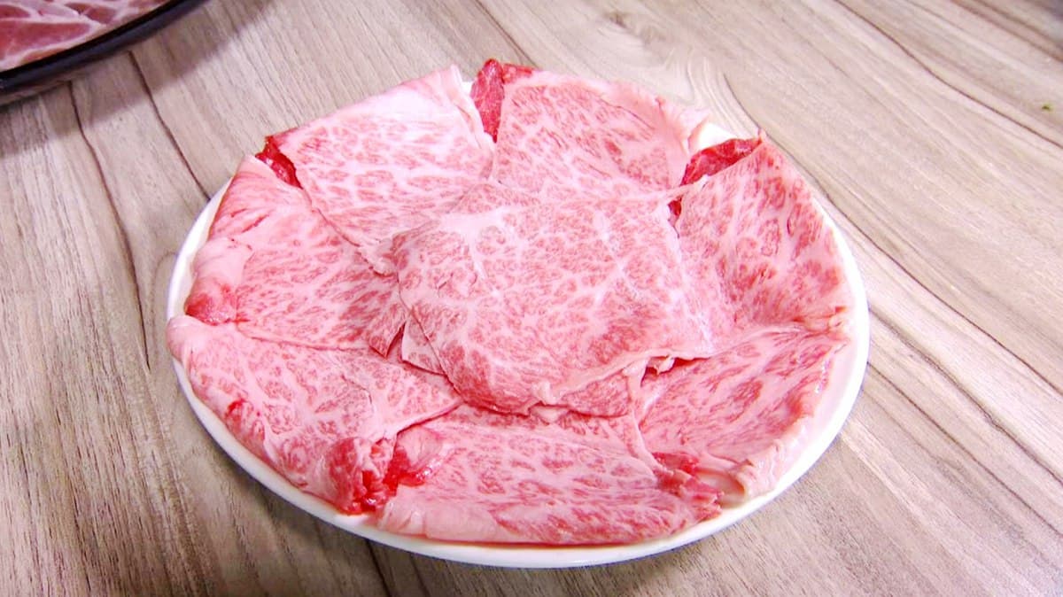 高雄沙茶火鍋始祖!70年老店必點日本金牌和牛、痛風級海鮮總匯 高雄沙茶火鍋始祖!70年老店必點日本金牌和牛、痛風級海鮮總匯