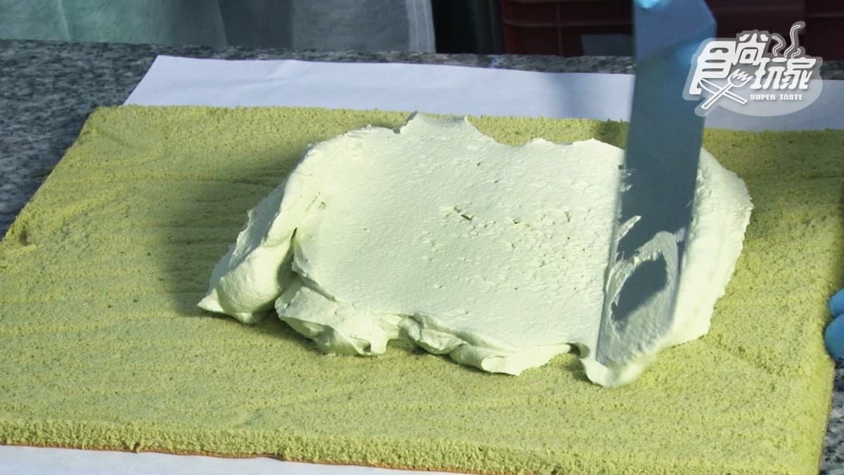 《不推怎麼行》巨無霸生乳捲PK甜筒炸雞 留言抽「櫻花雙漩生乳捲」 0221中獎公布 《不推怎麼行》巨無霸生乳捲PK甜筒炸雞 留言抽「櫻花雙漩生乳捲」 0221中獎公布