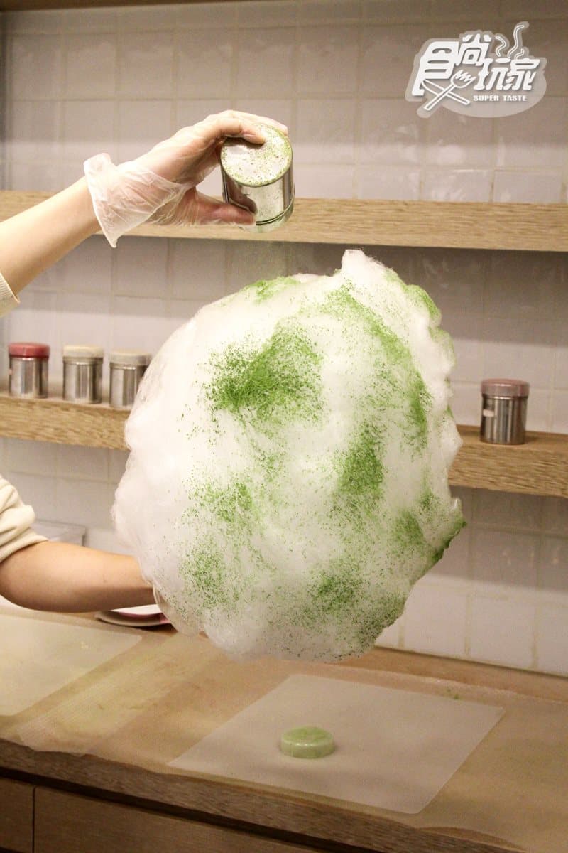【新開店】戀愛系美食 比臉還大日式雲朵棉花糖 【新開店】戀愛系美食 比臉還大日式雲朵棉花糖