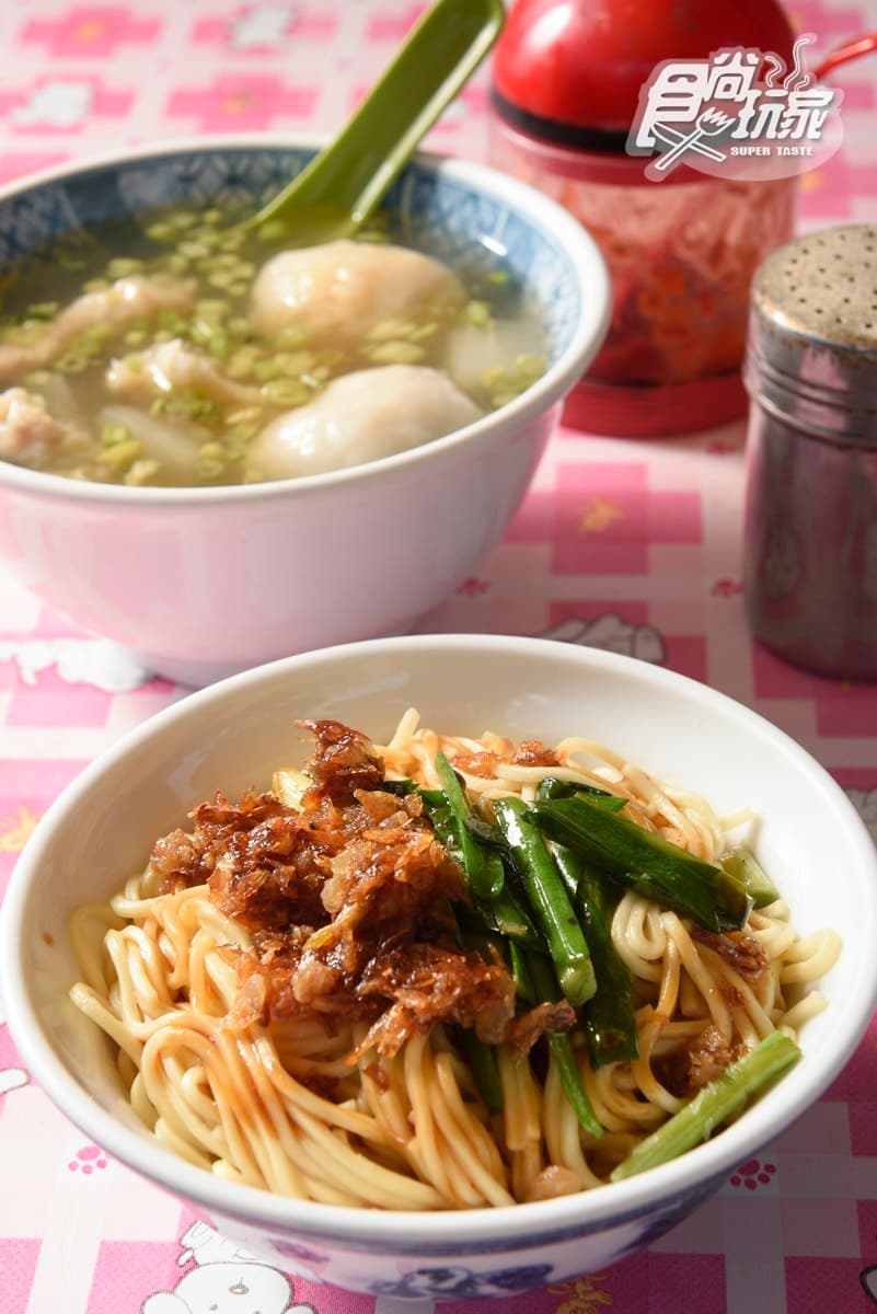 大稻埕賞煙火必嘗口碑小吃12家:百年油飯、獨創杏仁雪花冰、紅糖鯊魚烟 大稻埕賞煙火必嘗口碑小吃12家:百年油飯、獨創杏仁雪花冰、紅糖鯊魚烟