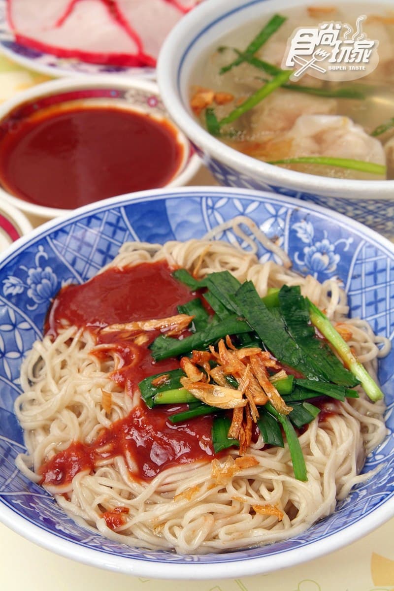 大稻埕賞煙火必嘗口碑小吃12家:百年油飯、獨創杏仁雪花冰、紅糖鯊魚烟 大稻埕賞煙火必嘗口碑小吃12家:百年油飯、獨創杏仁雪花冰、紅糖鯊魚烟