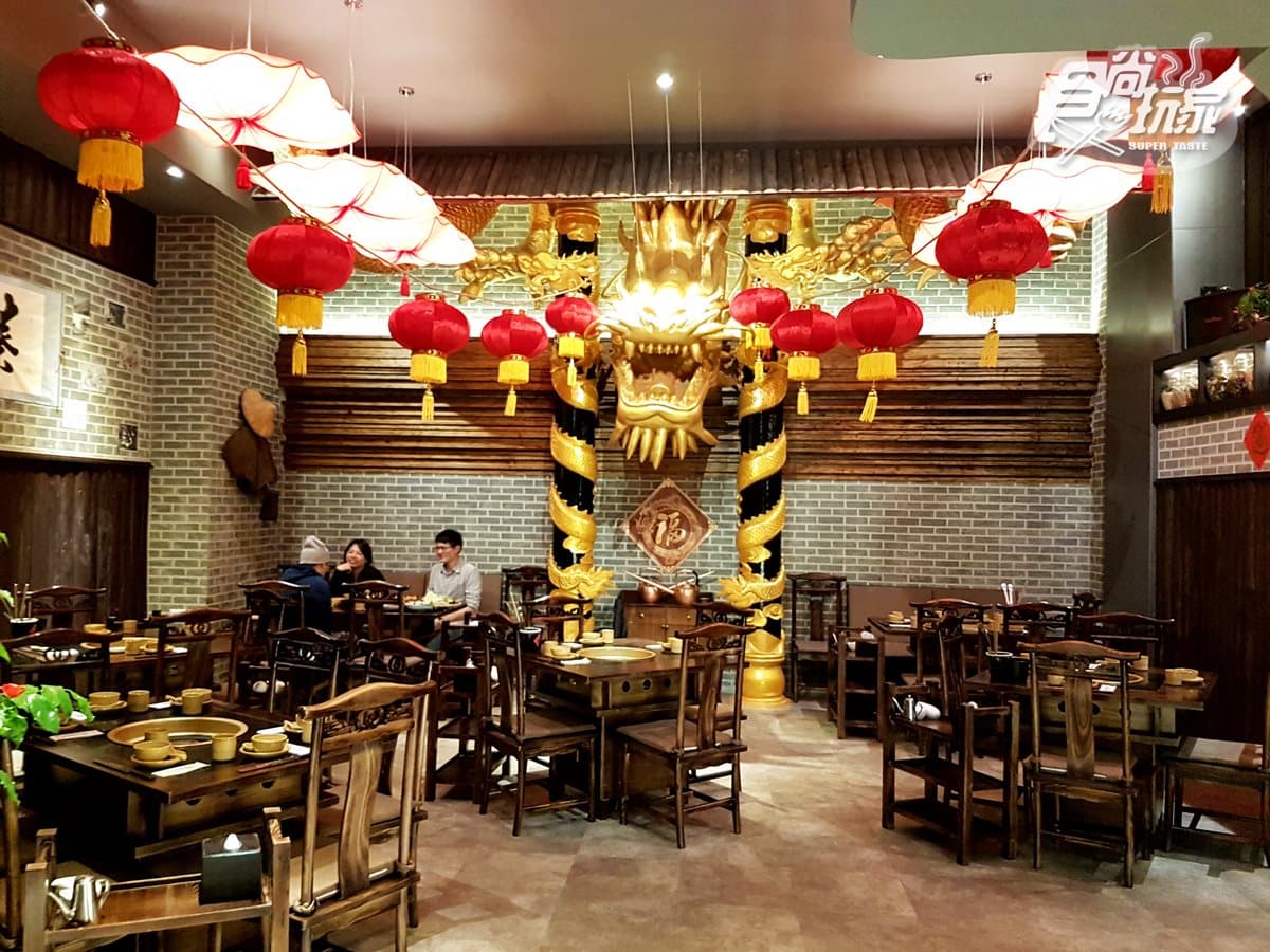 【新開店】上菜像看秀 「龍頭」火鍋吃道地重慶味兒 【新開店】上菜像看秀 「龍頭」火鍋吃道地重慶味兒
