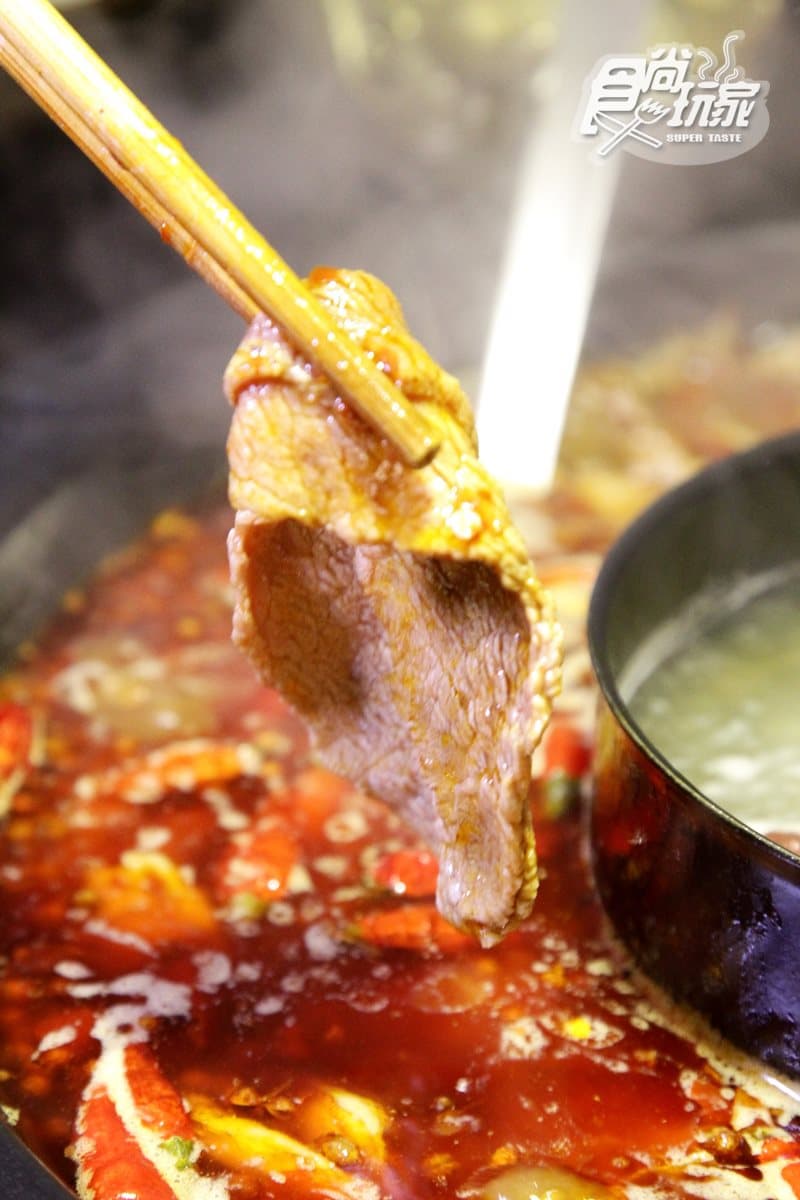 【新開店】上菜像看秀 「龍頭」火鍋吃道地重慶味兒 【新開店】上菜像看秀 「龍頭」火鍋吃道地重慶味兒