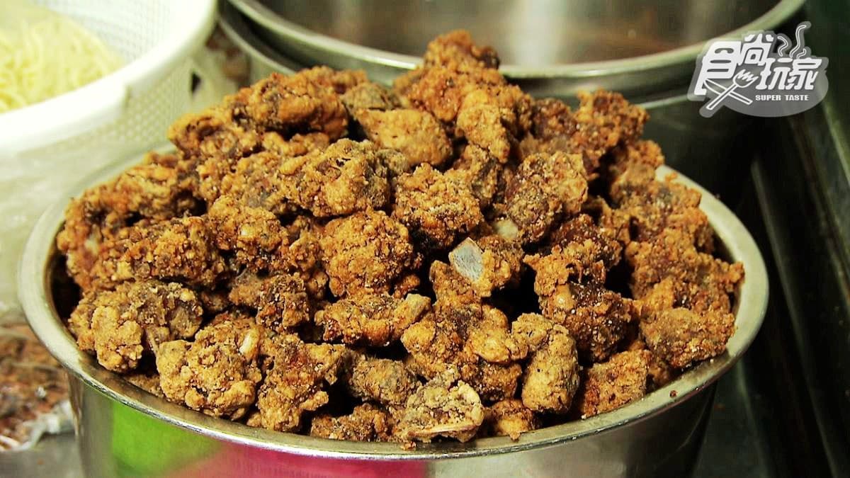 6點就排隊!早起還不一定能吃到超份量肉羹 6點就排隊!早起還不一定能吃到超份量肉羹
