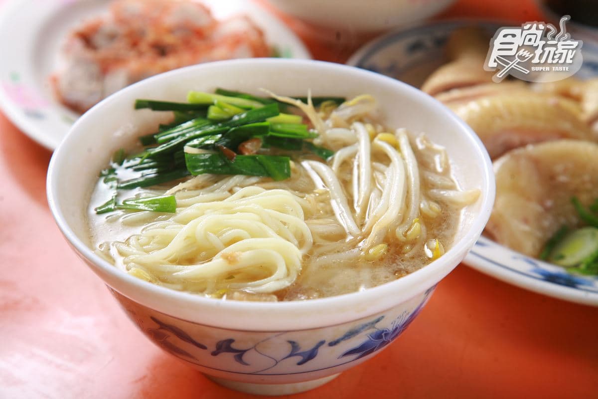 大稻埕賞煙火必嘗口碑小吃12家:百年油飯、獨創杏仁雪花冰、紅糖鯊魚烟 大稻埕賞煙火必嘗口碑小吃12家:百年油飯、獨創杏仁雪花冰、紅糖鯊魚烟