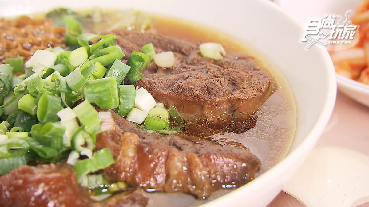 超狂!這牛肉麵牛肉厚度竟和牛排一樣