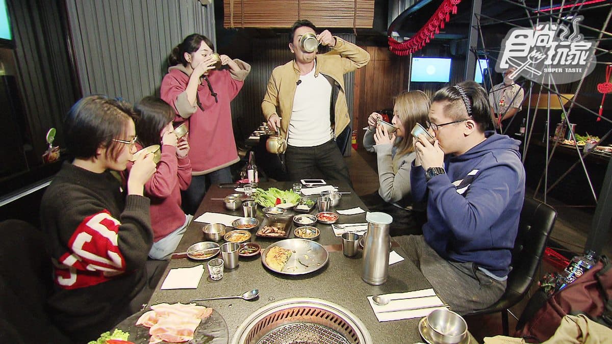 厭世上班族充電首選!夜店風韓式燒烤大口吃肉,還要嗨玩「深水炸彈」