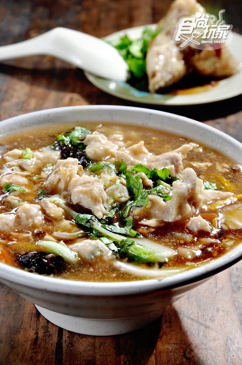 【春假怎麼玩】台南超有哏5家店藏身大菜市→第2家無師自通做花朵燈泡 【春假怎麼玩】台南超有哏5家店藏身大菜市→第2家無師自通做花朵燈泡
