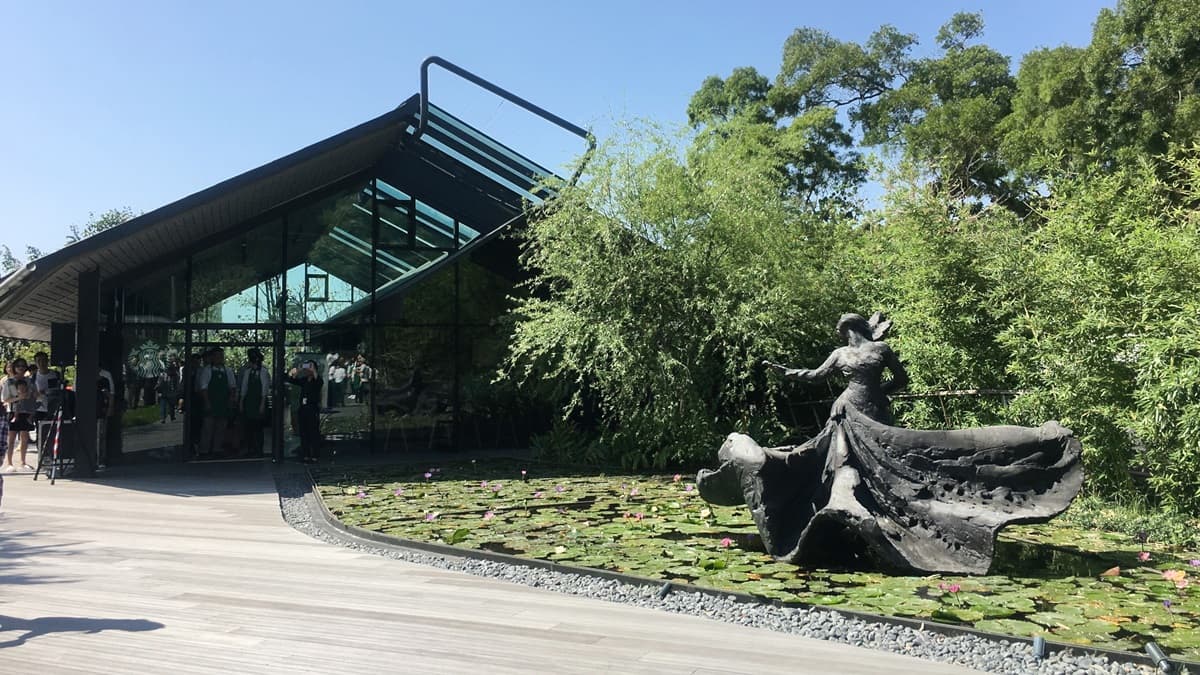 玻璃屋星巴克新門市!淡水半日遊景點一次規劃好 玻璃屋星巴克新門市!淡水半日遊景點一次規劃好