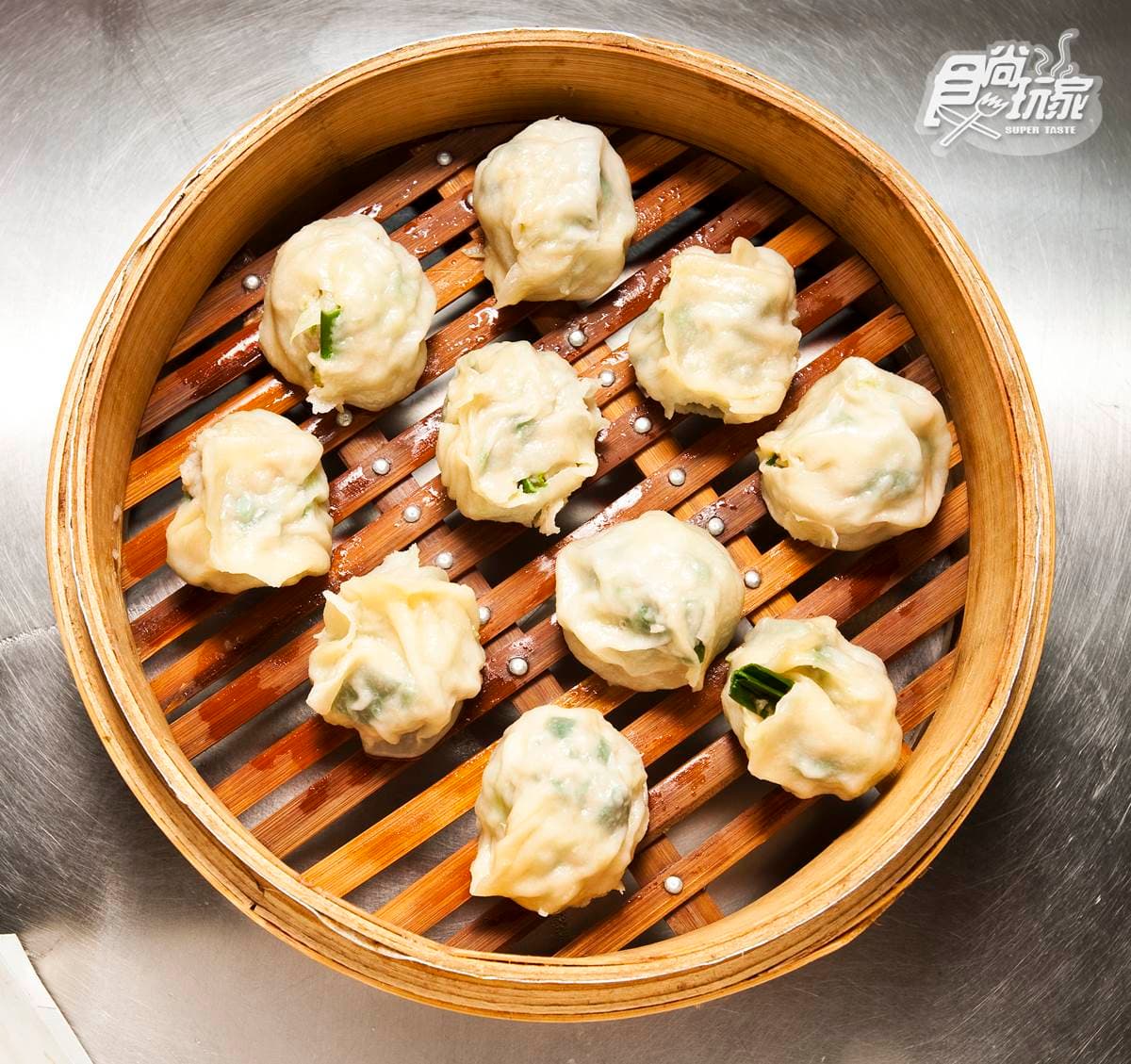 2026大甲媽遶境順吃!新港奉天宮6家美食攻略:媽祖認證豬腳飯、古早味碗粿 2026大甲媽遶境順吃!新港奉天宮6家美食攻略:媽祖認證豬腳飯、古早味碗粿