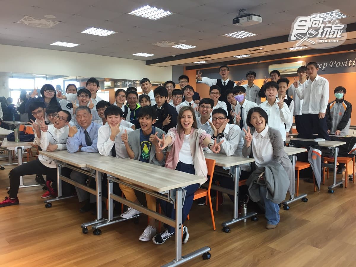 睽違6年! 食尚玩家三巨頭合體 回母校、穿古裝 玩翻彰化 睽違6年! 食尚玩家三巨頭合體 回母校、穿古裝 玩翻彰化