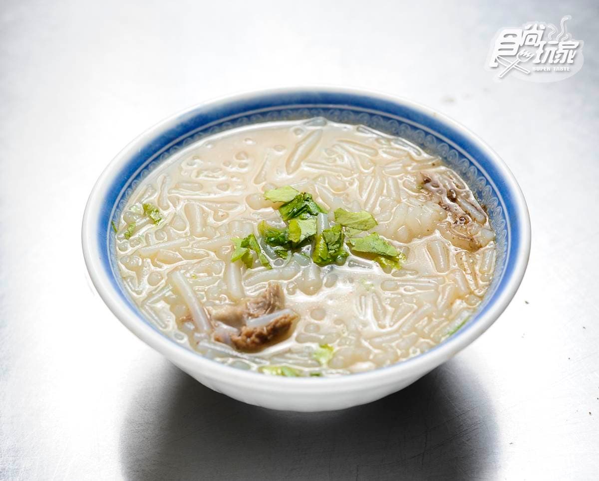 4家老台北人最愛早餐:炭火米粉湯、鐵板魩仔魚炒飯、生米熬鹹粥、台北最老切仔麵 4家老台北人最愛早餐:炭火米粉湯、鐵板魩仔魚炒飯、生米熬鹹粥、台北最老切仔麵