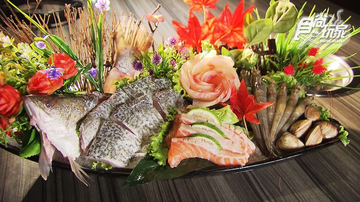 IG打卡火鍋店!「鮮蝦百匯」塞滿20隻蝦、扇貝、蛤蜊,用餐環境超美拍 IG打卡火鍋店!「鮮蝦百匯」塞滿20隻蝦、扇貝、蛤蜊,用餐環境超美拍