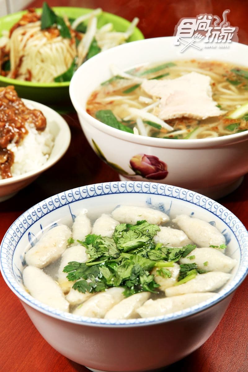 沒吃過就真的白去了!九份基山街6間指標小吃:紅糟肉圓、三代草仔粿、60年魚羹 沒吃過就真的白去了!九份基山街6間指標小吃:紅糟肉圓、三代草仔粿、60年魚羹