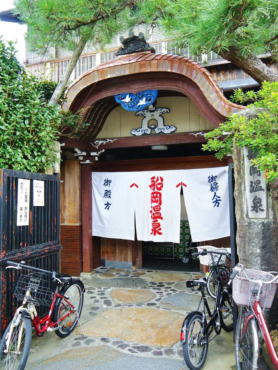 京都「錢湯之王」看馬約利卡花磚、天狗雕刻 洗電氣風呂通體舒暢 京都「錢湯之王」看馬約利卡花磚、天狗雕刻 洗電氣風呂通體舒暢