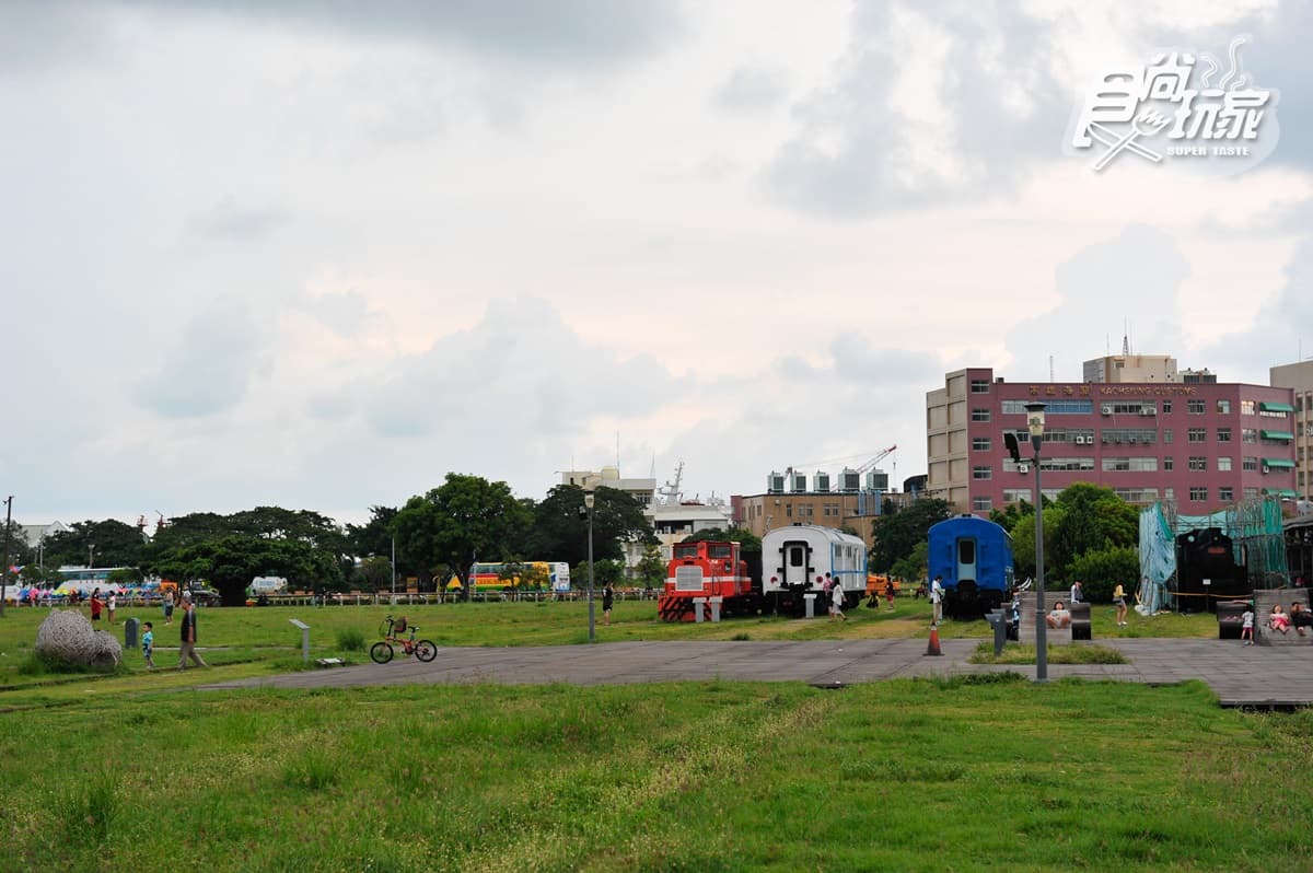 高雄輕軌一日遊:鐵道騎單車、日治老宅咖啡廳、名廚歐陸廚房 高雄輕軌一日遊:鐵道騎單車、日治老宅咖啡廳、名廚歐陸廚房