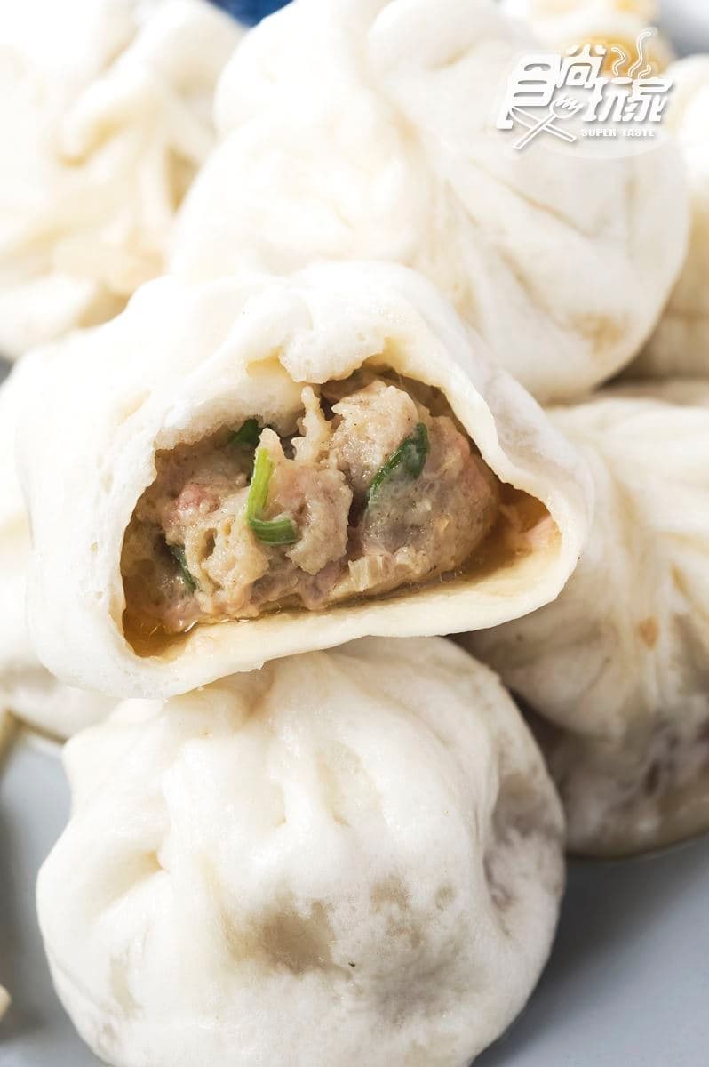 逛新北耶誕吃南雅夜市!這6攤很厲害:巨無霸雞腿、獨家蚵仔餃、50種配料鹹酥雞 逛新北耶誕吃南雅夜市!這6攤很厲害:巨無霸雞腿、獨家蚵仔餃、50種配料鹹酥雞