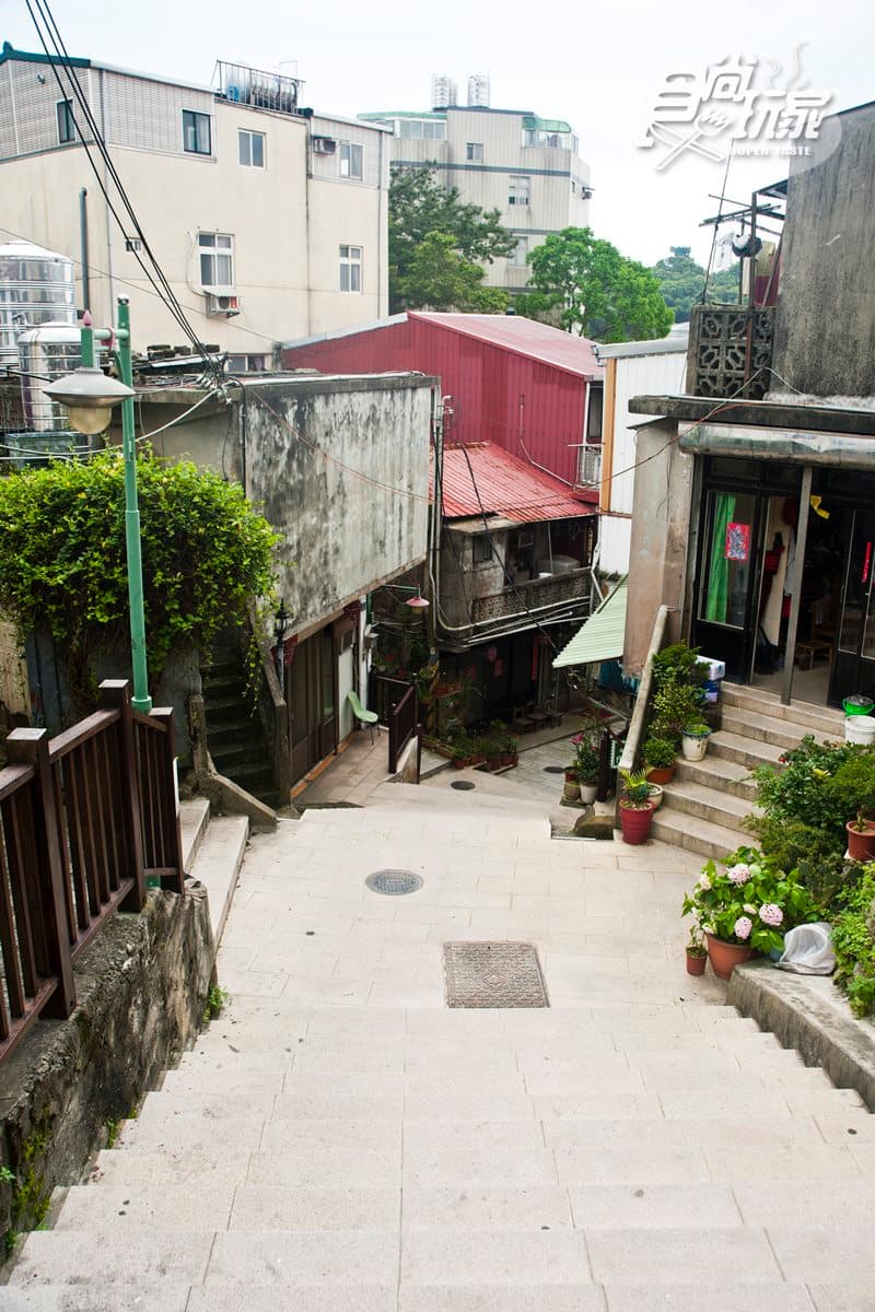 台灣小離島夏天必玩:「螢蟲」沙灘、IG熱點地下碉堡、「哈利波特」閣樓、百年印章屋 台灣小離島夏天必玩:「螢蟲」沙灘、IG熱點地下碉堡、「哈利波特」閣樓、百年印章屋