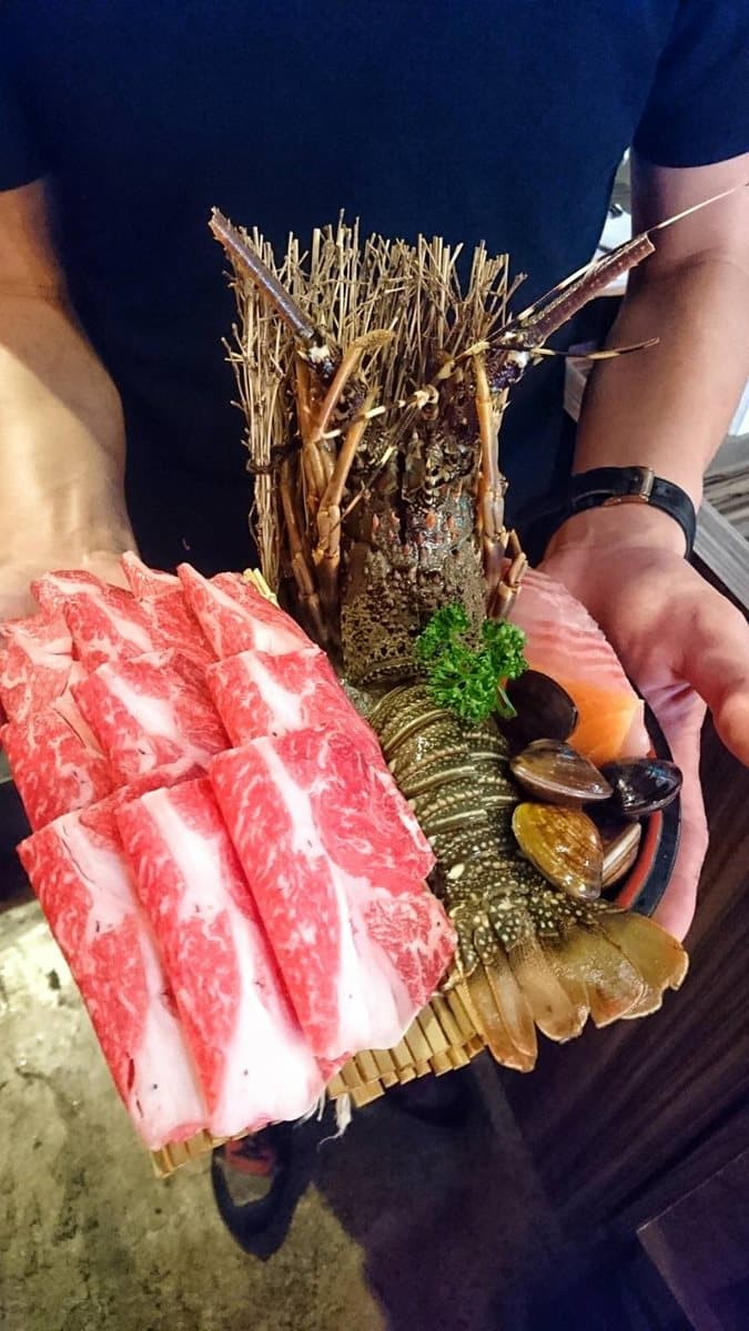 高CP值小火鍋!A5和牛、綿羊豬、野生大龍蝦,高檔好料一次享受 高CP值小火鍋!A5和牛、綿羊豬、野生大龍蝦,高檔好料一次享受