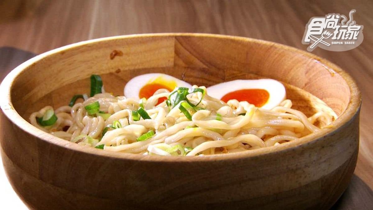 這什麼麵吃了好銷魂!手工麵條~Q 麻辣半筋半肉湯~香