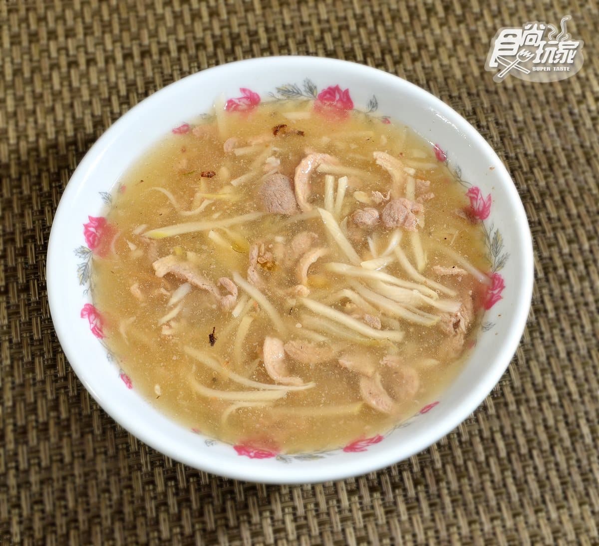 北港地頭舌點名必吃10家:偽裝的魚肚羹、不見麵線的麵線糊、煎盤粿加綜合腸 北港地頭舌點名必吃10家:偽裝的魚肚羹、不見麵線的麵線糊、煎盤粿加綜合腸