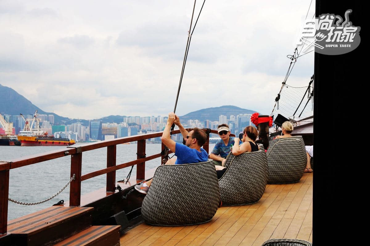 海陸空玩維多利亞港:搭帆船 嘗30顆星港味 世界最高下午茶 拍360度無敵夜景 海陸空玩維多利亞港:搭帆船 嘗30顆星港味 世界最高下午茶 拍360度無敵夜景