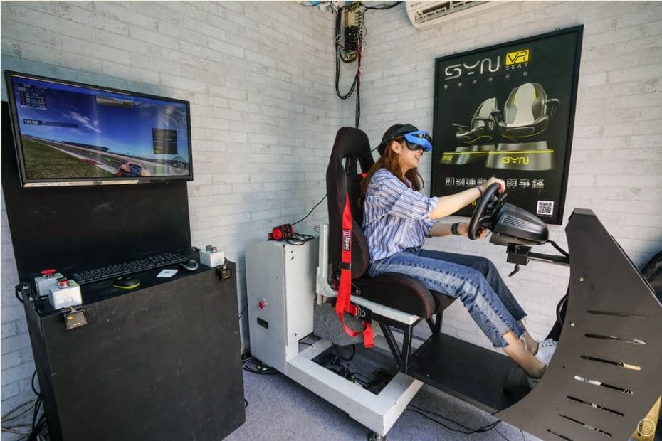 全台第一台「二層樓高的夾娃娃機」在台南!竟能夾到PS4、Dyson吸塵器 全台第一台「二層樓高的夾娃娃機」在台南!竟能夾到PS4、Dyson吸塵器
