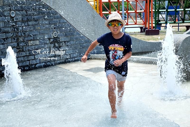 暑假就靠這個懶人包!全台12個「免費親水公園」開放中!巨龍滑水道、SPA大水瀑、水濂繩索 暑假就靠這個懶人包!全台12個「免費親水公園」開放中!巨龍滑水道、SPA大水瀑、水濂繩索