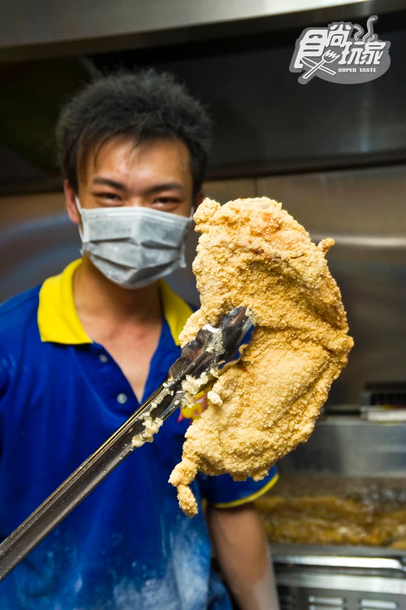 板橋人說「俗擱大碗」這6家:20公分大雞排、不黑的黑肉圓、鼎泰豐級餛飩、40年爆漿紅豆餅 板橋人說「俗擱大碗」這6家:20公分大雞排、不黑的黑肉圓、鼎泰豐級餛飩、40年爆漿紅豆餅