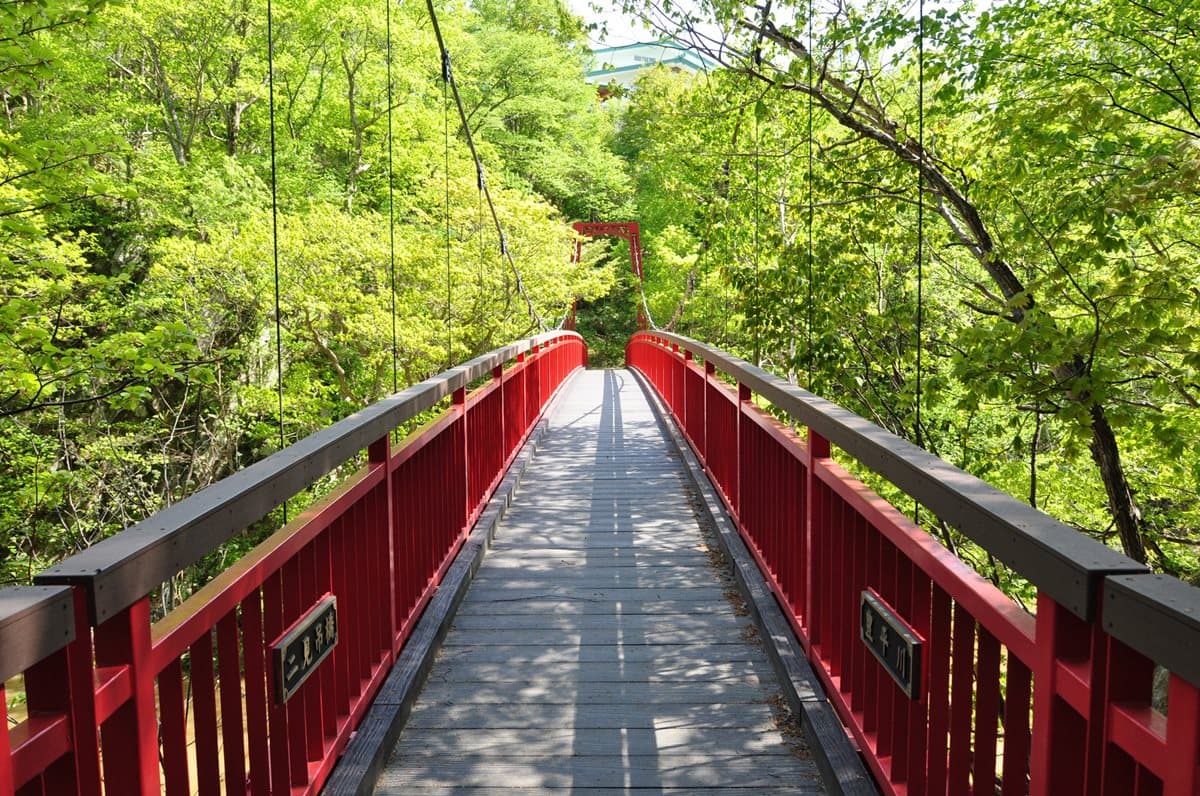 七夕告白放大絕!日本人求愛為何都要「走吊橋」?調查指出「撩妹率」最高這6座吊橋 七夕告白放大絕!日本人求愛為何都要「走吊橋」?調查指出「撩妹率」最高這6座吊橋