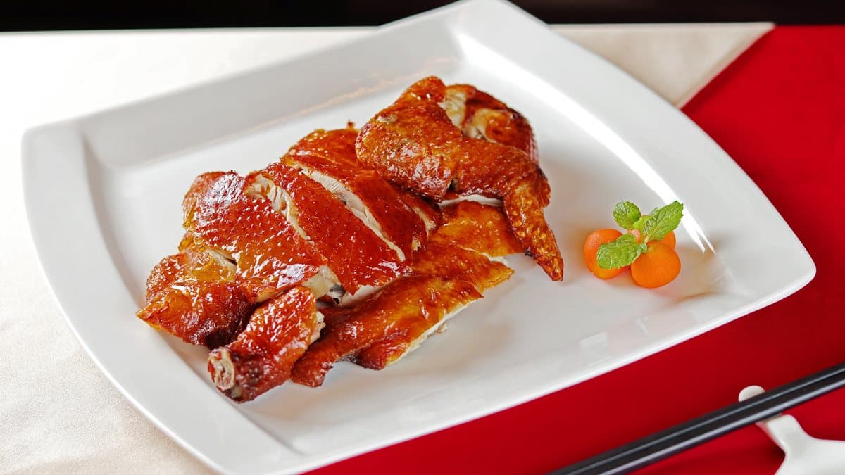 好敢拚!十月國慶,這家飯店推招牌「蒜香脆皮雞」只要10元