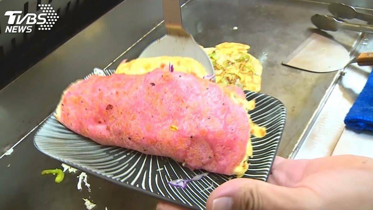 這3家蛋餅超有哏:「調皮搗蛋餅」加皮蛋及豆棗、「卡啦滾蛋」有蛋沒餅、絲瓜蛋餅季節限定