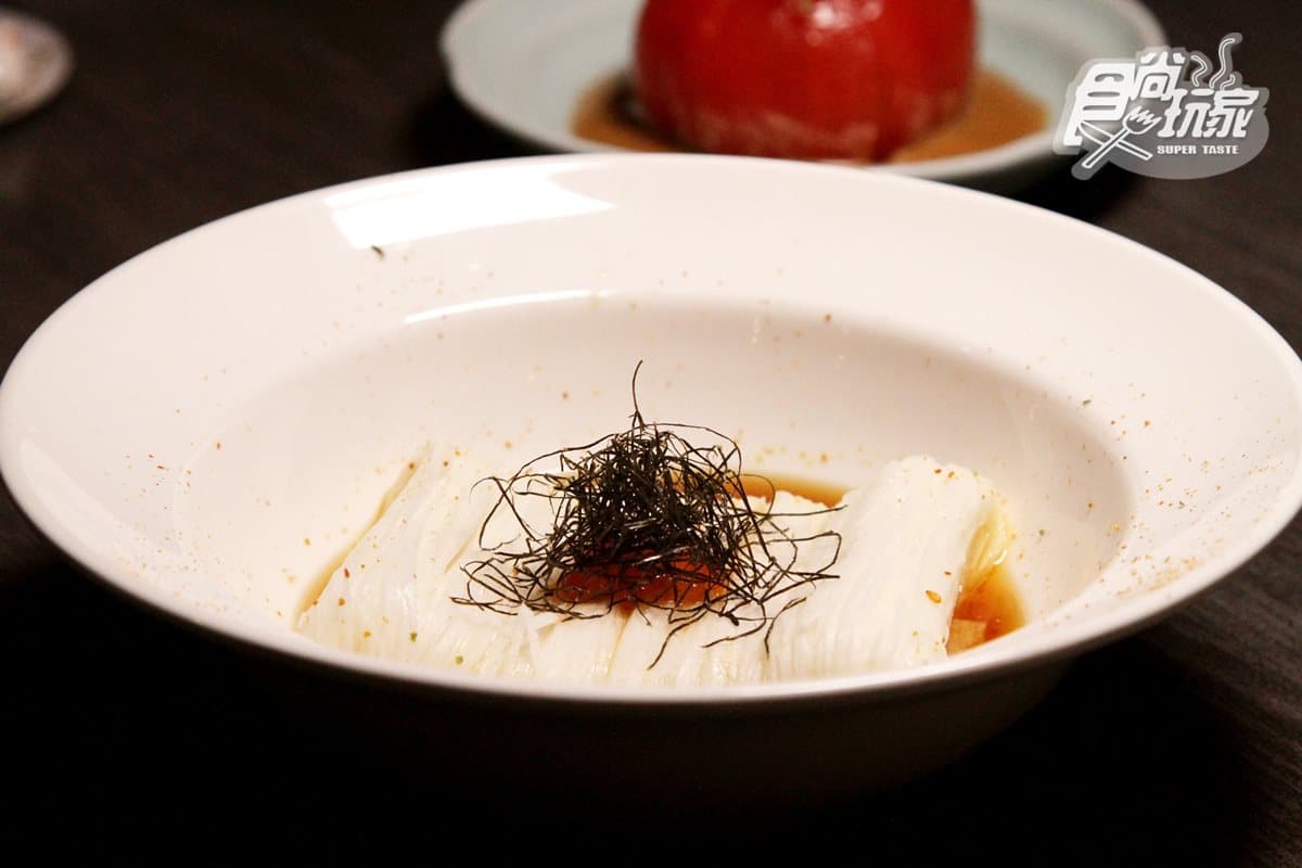 稻草燻魚、番茄水晶凍 「消失的名店」經典菜藏深夜食堂 稻草燻魚、番茄水晶凍 「消失的名店」經典菜藏深夜食堂