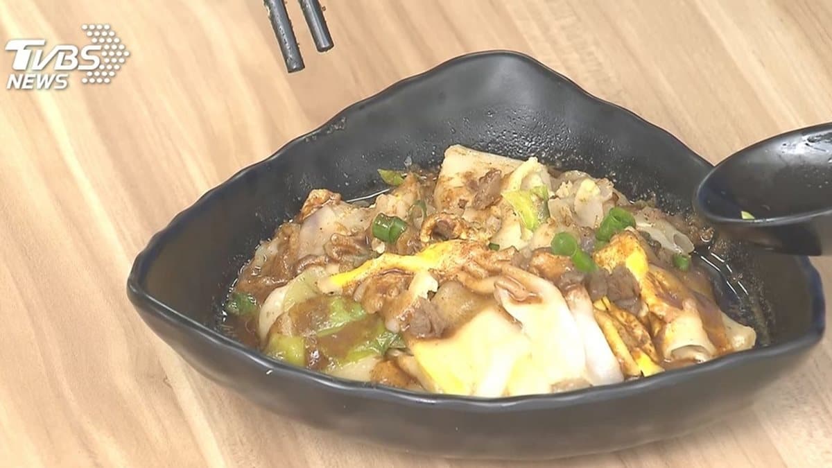 台北中山區2家人氣「腸粉」攤:加特製醬料吃湯的、用餐時間必排隊