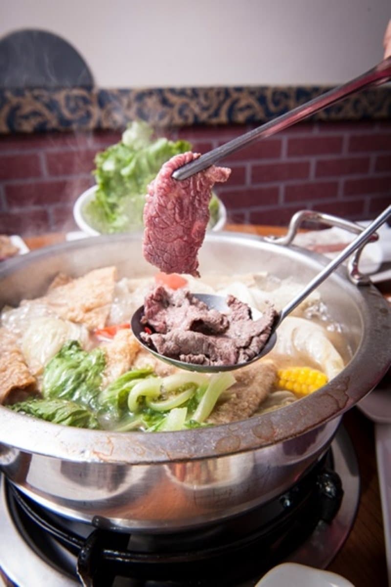 涮3秒超鮮甜!北中南9家厲害「溫體牛火鍋」→第7家自己養牛自己宰 涮3秒超鮮甜!北中南9家厲害「溫體牛火鍋」→第7家自己養牛自己宰