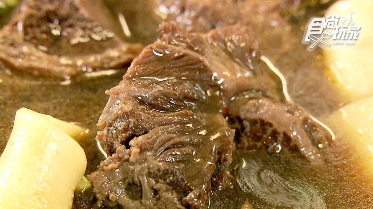 麵條跟皮帶一樣寬!「皮帶麵」24小時養麵,口感更Q彈 麵條跟皮帶一樣寬!「皮帶麵」24小時養麵,口感更Q彈