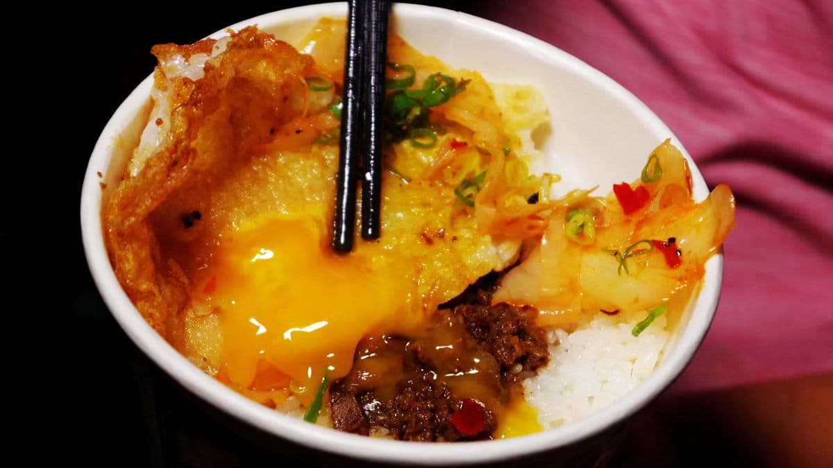 半夜12點才吃得到!神出鬼沒「和牛滷肉飯」一週只賣2小時