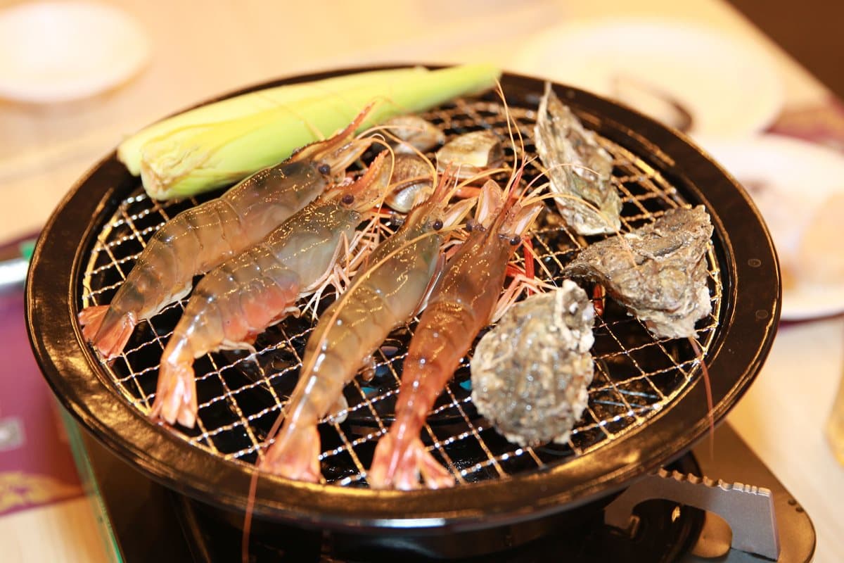 【新開店】泰國「流水蝦吃到飽」搬到台中 「18米玻璃水道」好浮誇 【新開店】泰國「流水蝦吃到飽」搬到台中 「18米玻璃水道」好浮誇