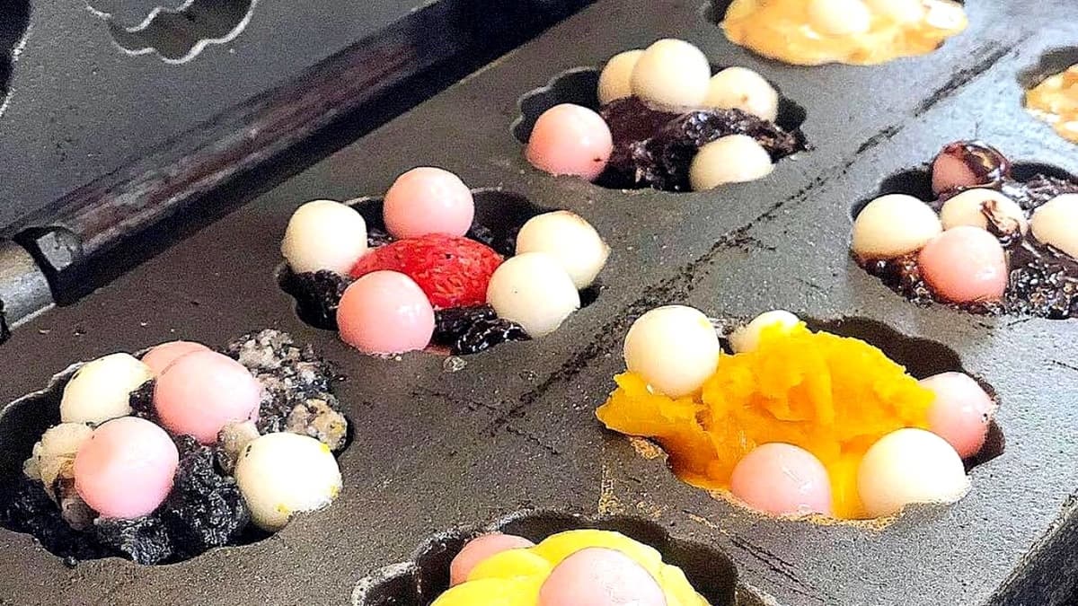 「爆餡」超高CP雞蛋糕! 紅白湯圓、草莓免費加 3顆才45元