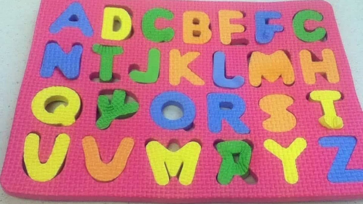 天生神力?孩子塞26英文字母只對6個 網友笑噴:太有藝術天份了! 天生神力?孩子塞26英文字母只對6個 網友笑噴:太有藝術天份了!