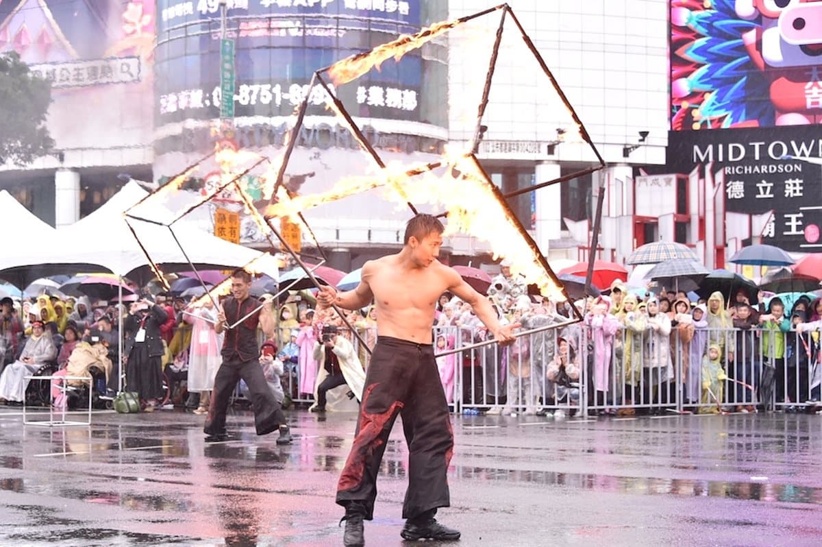 好想再看一次!「東京迪士尼」首次來台遊行,雨衣米奇米妮萌翻天 好想再看一次!「東京迪士尼」首次來台遊行,雨衣米奇米妮萌翻天