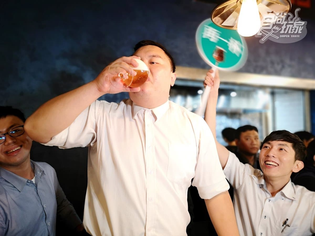 這家餐廳精釀啤酒免費喝!2人18杯喝完「不用錢」,加碼獎金5萬 這家餐廳精釀啤酒免費喝!2人18杯喝完「不用錢」,加碼獎金5萬
