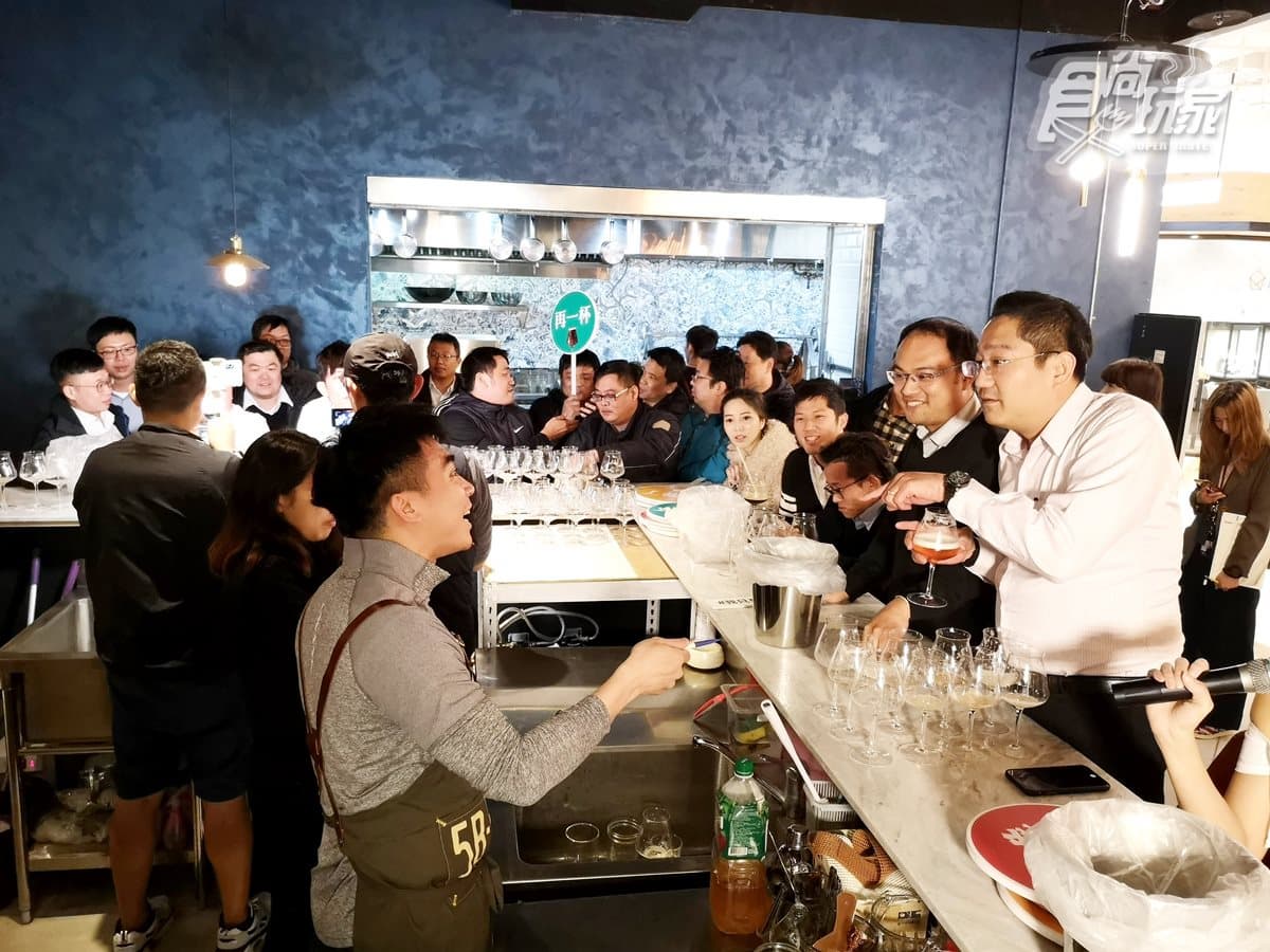 這家餐廳精釀啤酒免費喝!2人18杯喝完「不用錢」,加碼獎金5萬 這家餐廳精釀啤酒免費喝!2人18杯喝完「不用錢」,加碼獎金5萬