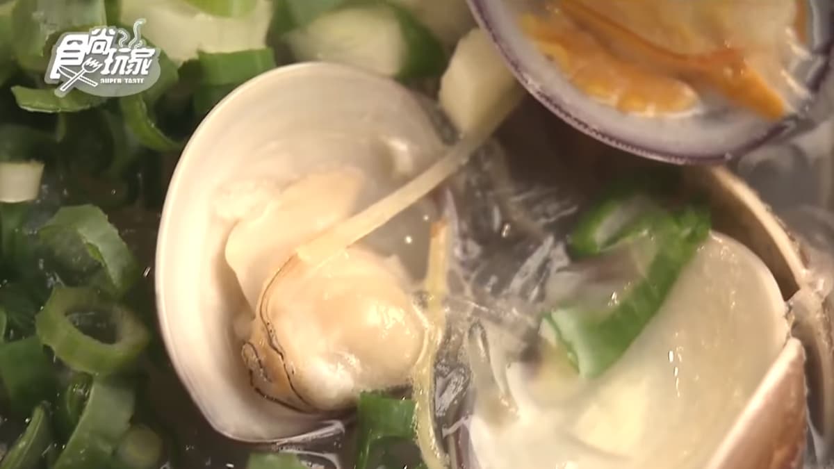 樹林興仁夜市超佛心攤!新鮮生蠔8、9顆120元,蛤蜊燒免費加冬粉 樹林興仁夜市超佛心攤!新鮮生蠔8、9顆120元,蛤蜊燒免費加冬粉