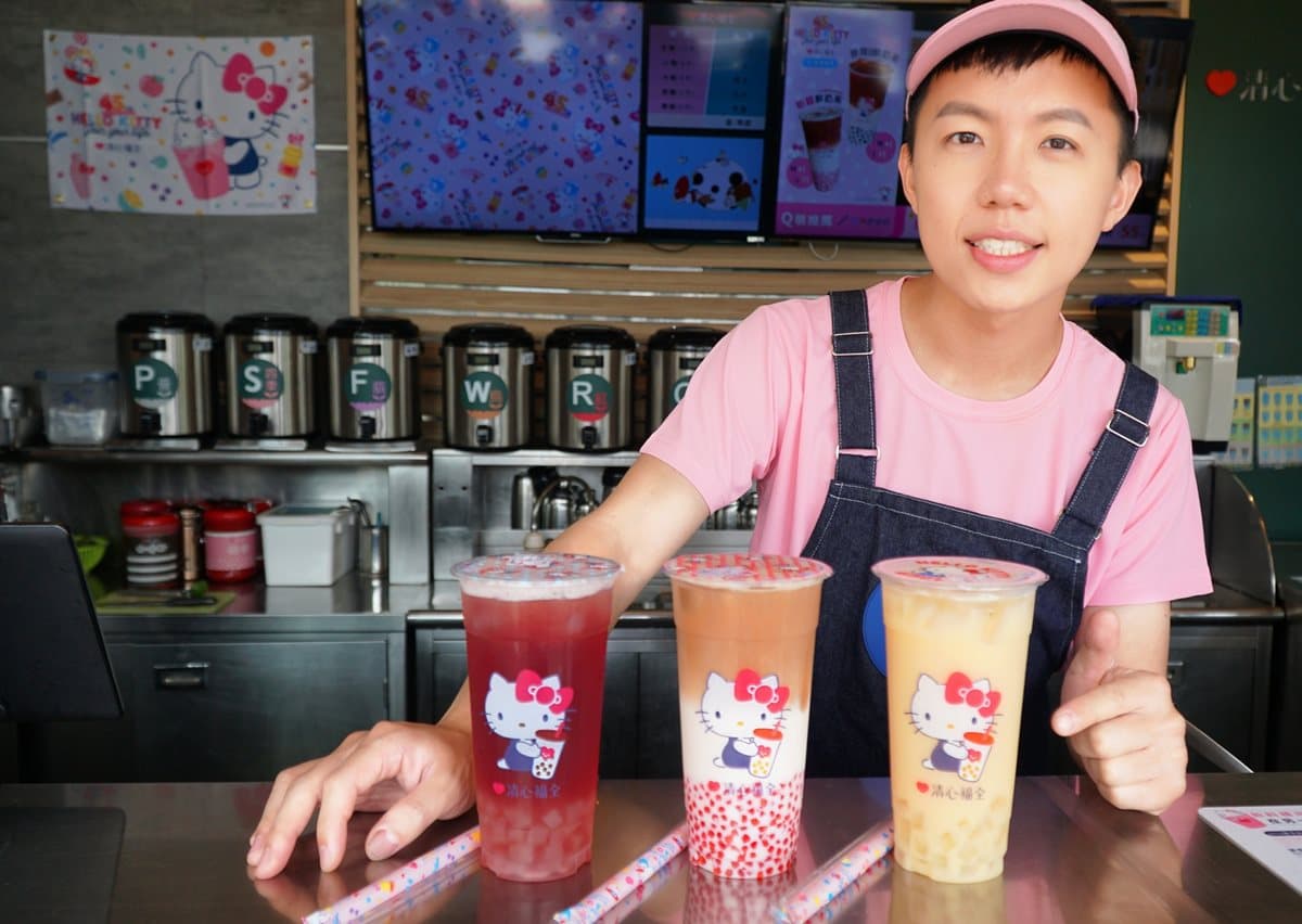 找你的「生日杯」!清心福全聯名超萌Hello Kitty推「1974~1982年」9款限定杯 找你的「生日杯」!清心福全聯名超萌Hello Kitty推「1974~1982年」9款限定杯