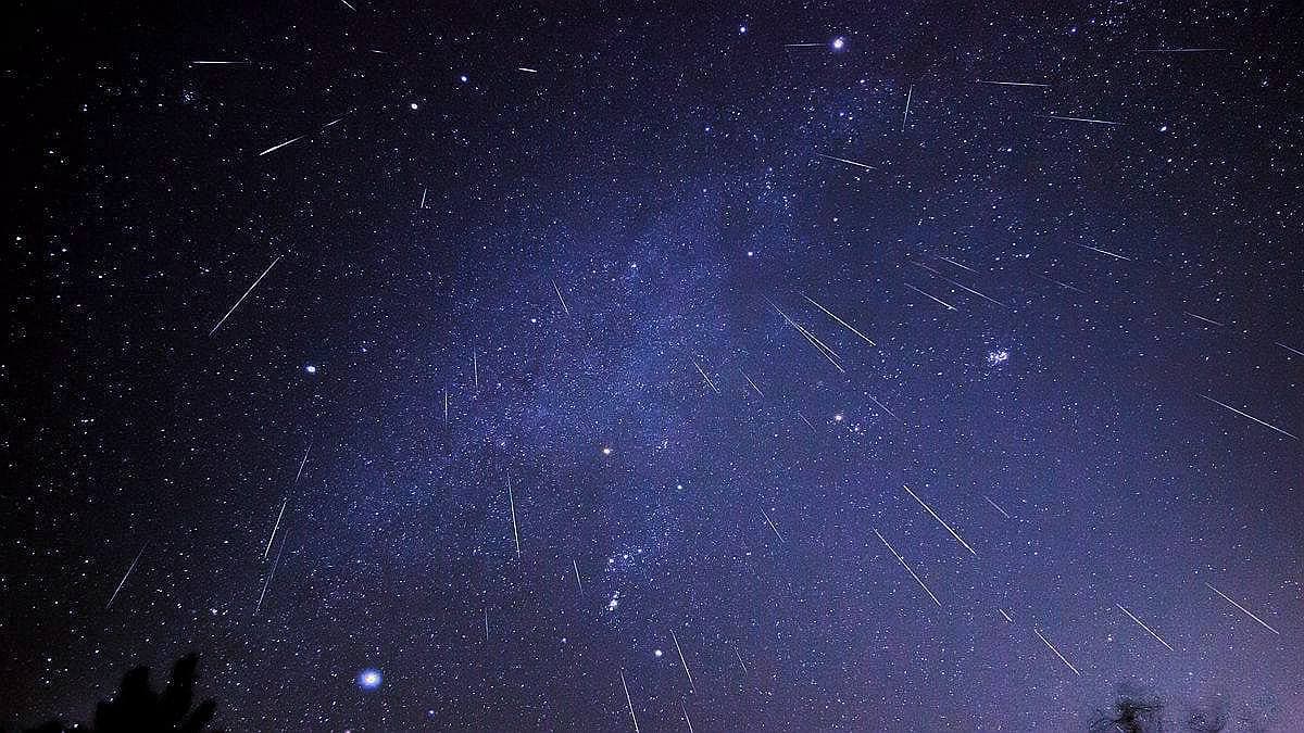 天文迷注意!「天琴座流星雨」預測大爆發在「這一晚」+火流星必看