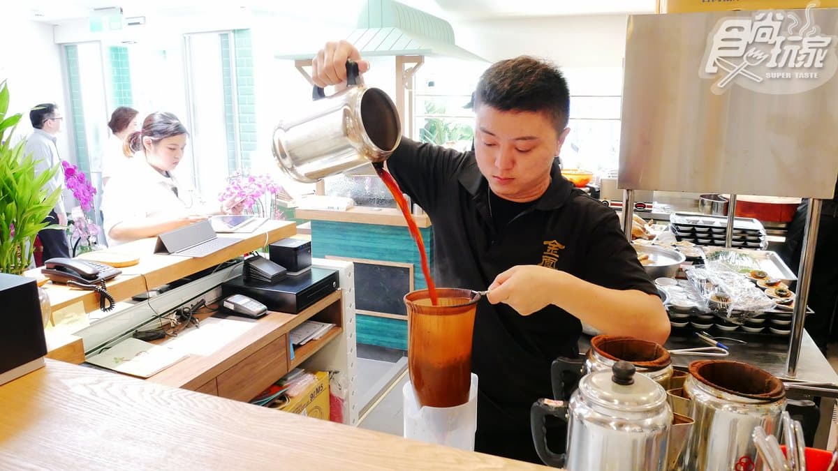 【新開店】港式燒鵝皮脆肉甜,但最搶戲是:香菜皮蛋鵝雜湯、珍珠奶茶 【新開店】港式燒鵝皮脆肉甜,但最搶戲是:香菜皮蛋鵝雜湯、珍珠奶茶