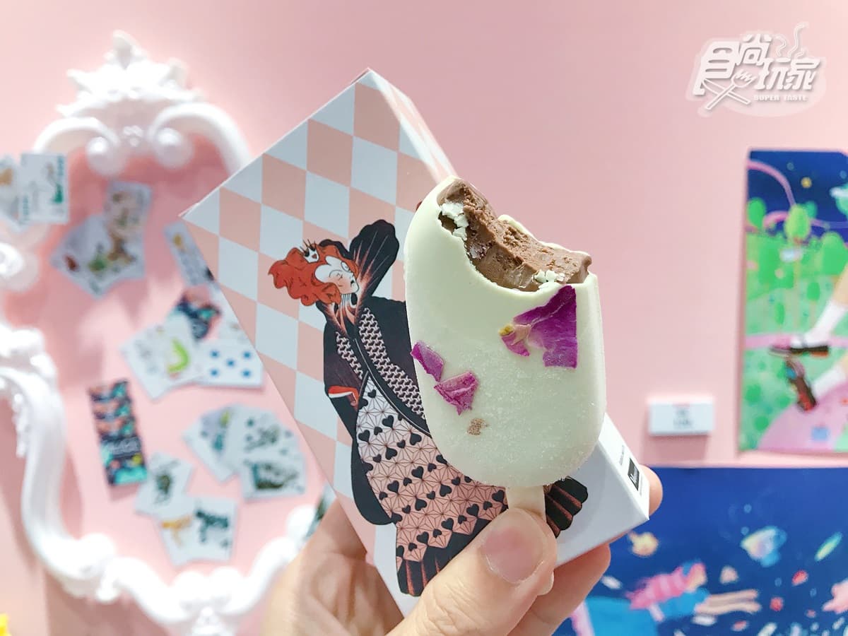 網美拍到手軟!韓國超夯「愛麗絲體驗展」來台,超美眼淚池+萬花筒鏡屋 網美拍到手軟!韓國超夯「愛麗絲體驗展」來台,超美眼淚池+萬花筒鏡屋
